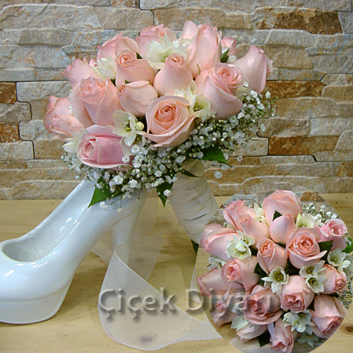 Uuk Pembe Gller